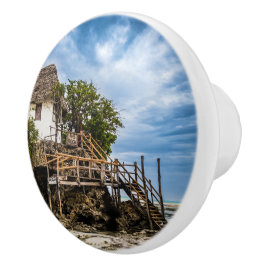 Pomo De Cerámica Casa pintoresca en un bosque tropical de coral