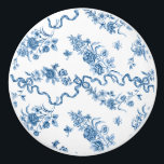 Pomo De Cerámica Elegantes Rosas azules grabados de época y cintas<br><div class="desc">Elegantes y románticas rosas vintage azules grabadas,  flores,  viñas,  hojas y mariposas con cintas y arcos entrelazados sobre un fondo blanco.</div>