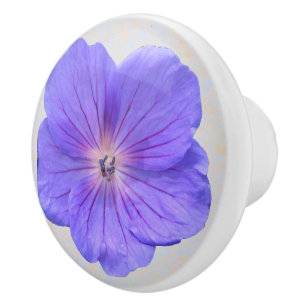 Pomo De Cerámica Flor azul botánica del geranio en cualquier color