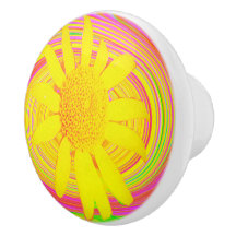 Giro amarillo en un giro psicodélico