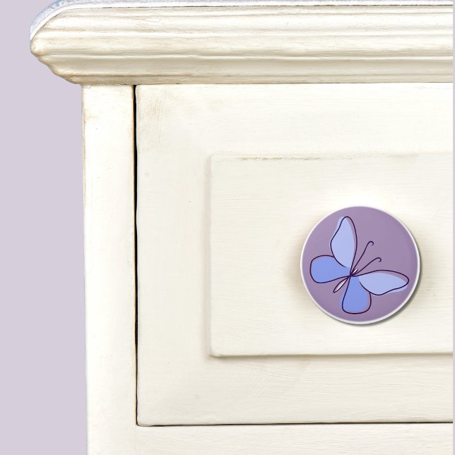 Pomo De Cerámica Lavanda con agua de mariposa azul Periwinkel (Violet Blue Butterfly Doodle Drawer Knob)