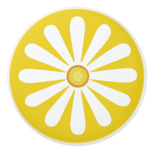 Pomo De Cerámica margarita blanca con amarillo en el centro sobre a