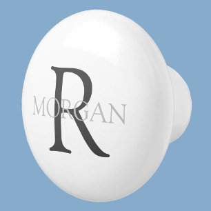 Pomo De Cerámica Monograma y nombre, blanco clásico con texto gris