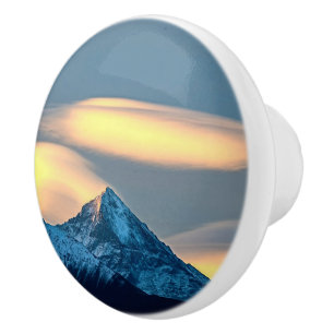 Pomo De Cerámica Nubes Únicas Sobre Montañas Cubiertas de Nieve
