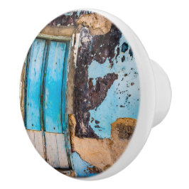 Pomo De Cerámica Pared azul y puerta