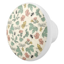 Patrón Botánico Vintage con Mariposas y Abeja