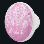 Pomo De Cerámica Patrón de Damasco de Vintage rosa Pastel Acabado G<br><div class="desc">Un patrón vintage con un diseño de pizarra y encaje. Eche un vistazo a las flores y hojas.Un diseño moderno con colores y elegancia en tonos de joyas. Los elementos son más fáciles de personalizar cuando se reemplazan primero todo el texto y las fotos. Si su arte todavía necesita ser...</div>