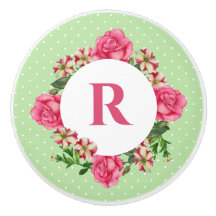 Puntos iniciales de la Polka Petunia de color rojo