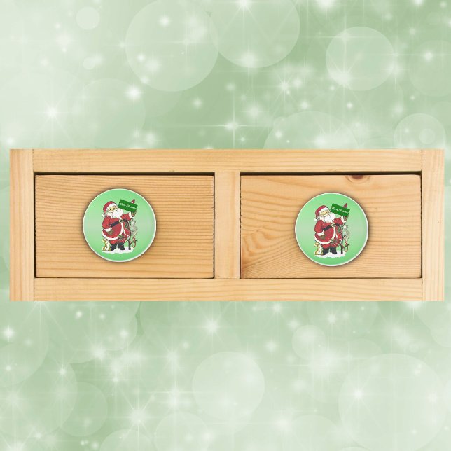 Pomo De Cerámica Santa Claus Cute Animals Feliz Navidad (Santa Claus Merry christmas sign tree cute animals in snow on green drawer knobs.)