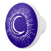 Tirón del botón del cajón de la "luna"