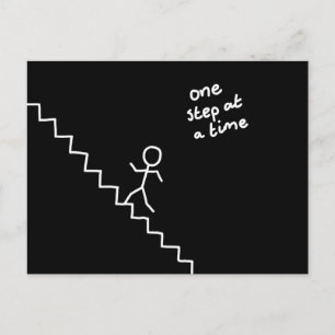 Pon al hombre en las escaleras "un paso..." postal