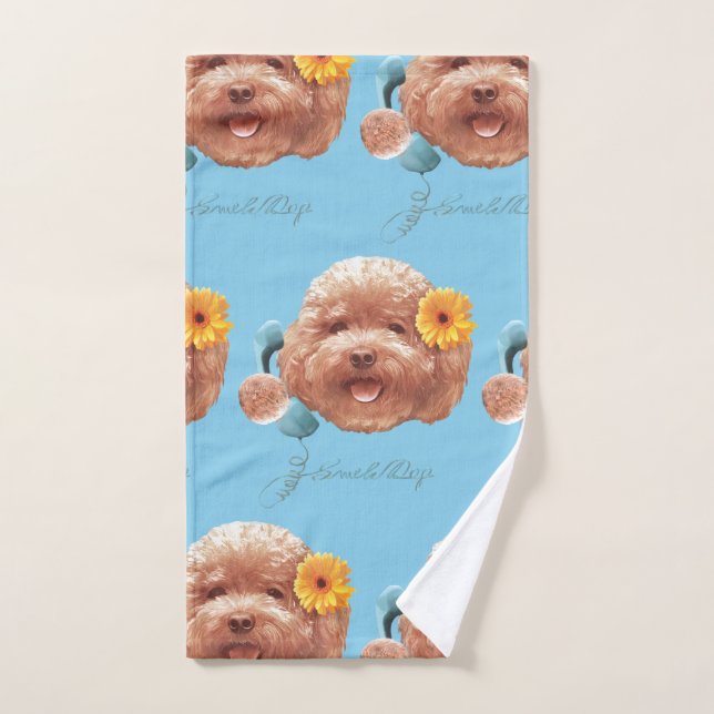 Poodle de juguetes con flores y Ilustracion de tel (Toalla de mano)