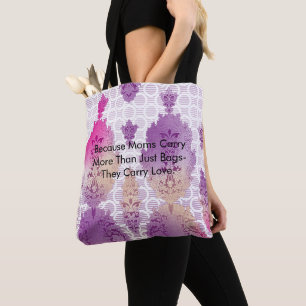 Porque las mamás llevan más que sólo bolsas