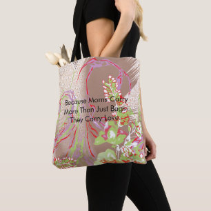 Porque las mamás llevan más que sólo bolsas