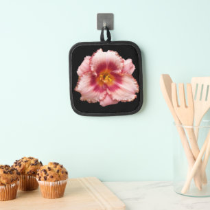 Porta Ollas Pink Daylily sobre Floral Negra
