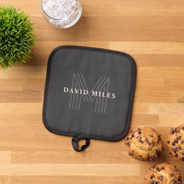 Porta Ollas Retro Gris oscuro Monogramo moderno Nombre (De arriba hacia abajo)