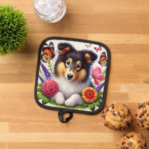 Porta Ollas Sheepdog de Shetland con flores y mariposas