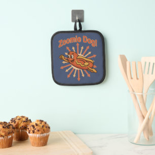 Porta Ollas Zoomie Dog Flying Hot Dog Personalizado - Fun Retr
