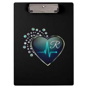 Portapapeles de enfermera con corazón y joyas con