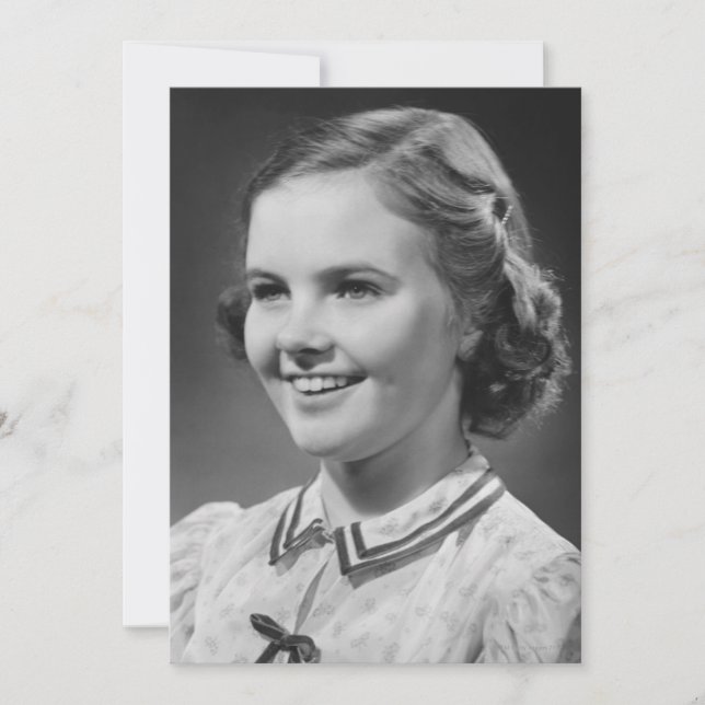 Posando chica en estudio (Anverso)