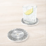 Posavasos 25° Aniversario Boda BlackMandala en plata<br><div class="desc">Conmemorar su 25º aniversario de boda con este elegante diseño —una mandala ornamental negra en una imagen de textura metálica de plata. Están adornados con diamantes blancos por cada hora —texto de personalizable en negro dentro de un brillante círculo plateado.</div>