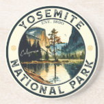 Posavasos Acuarela vintage de montaña de Yosemite California<br><div class="desc">Parque Nacional Yosemite,  California. Este diseño retro hace un gran Navidad o regalo de cumpleaños para los aficionados a los Parques Nacionales y Montañas de California. El diseño retro vintage es un regalo perfecto para los amantes del camping y del senderismo por la naturaleza.</div>