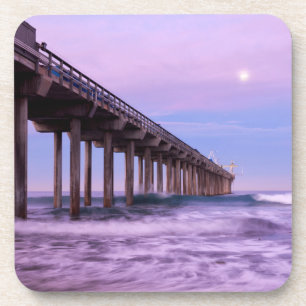 Posavasos Amanecer púrpura sobre el muelle, California
