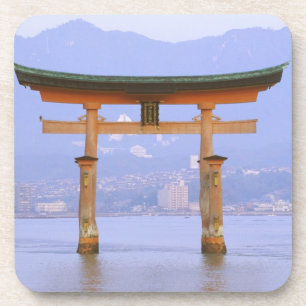 Posavasos Asia, Japón, Hiroshima. Mivaiima. Puerta Torii