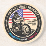 Posavasos Autopista nacional de Natchez Trace Parkway<br><div class="desc">Natchez Trace Parkway con un emblema vintage de estilo angustiado. Se trata de una famosa carretera de toda América que se encuentra en Misisipi,  Alabama y Tennessee.</div>