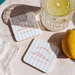 Posavasos Bachelorette Retro Rojo y Azul moderno<br><div class="desc">Trae un toque costero a cada cóctel con estas tardes de soltero personalizadas. El fondo azul claro y blanco combinado con la tipografía de coral rojo añade un toque de adormidera juguetón, perfecto para bebidas junto a la piscina, salchichas o reuniones en casas de playa. Personalizar con el nombre, ubicación...</div>