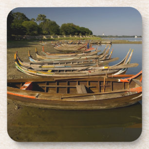 Posavasos Barcas en el lago entre Kyauktawgyi Paya y