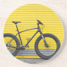 Posavasos Bicicleta gorda en la pared amarilla
