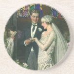 Posavasos Boda de cosecha, novia y novio con Menorah<br><div class="desc">Imagen de la ceremonia del amor al ilustracion vintage y boda romántico que presenta a una pareja casada en una hermosa sinagoga con vidrieras,  flores y una menorah de siete ramas. La novia lleva un vestido largo y blanco boda y el novio es guapo en su esmoquin.</div>
