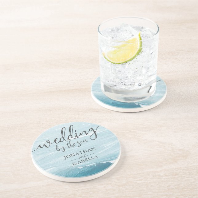 Posavasos Boda de verano por el océano oscuro ondulado azul (Lado)