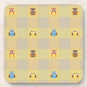 Posavasos Búhos Pequeños y Lindos sobre Fondo de Beige y Ama