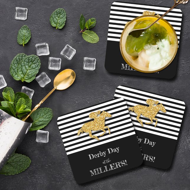 Posavasos Caballo de oro de Derby y jockey sobre rayas negra (Derby gold racehorse and jockey on black and white stripes beverage coasters)