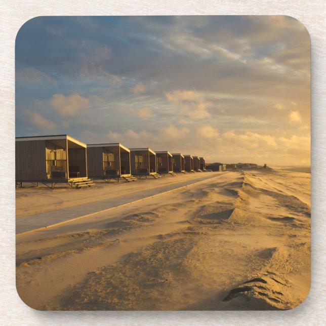 Posavasos Cabinas de playa al atardecer en la costa holandes (Frente)