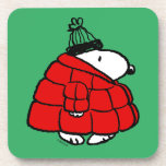 Posavasos Cacahuetes | Chaqueta Snoopy Red Puffer<br><div class="desc">Echa un vistazo a este divertido diseño de maní con Snoopy en su chaqueta roja de invierno.</div>