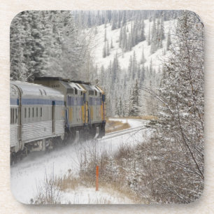 Posavasos Canadá, Alberta. Tren de nieve de VIA Rail entre