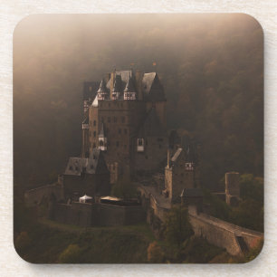 Posavasos Castillo de Eltz del Burg en la niebla de la