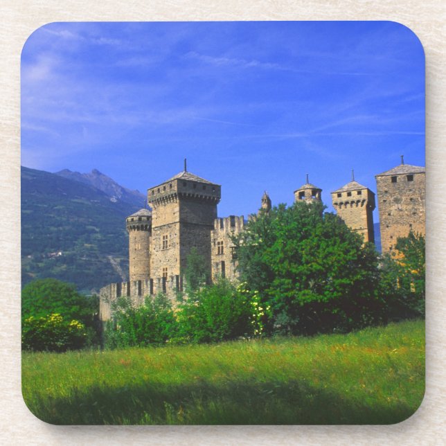 Posavasos Castillo de Fenis cerca de los Alpes italianos en  (Frente)