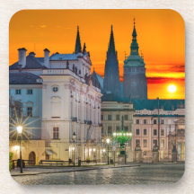 Castillo de Praga en la montaña rusa de plástico