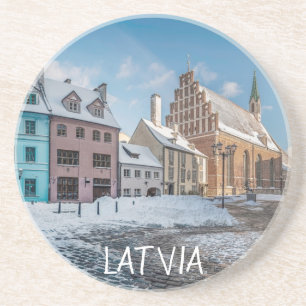 Posavasos Centro de invierno nevado en Riga, Letonia