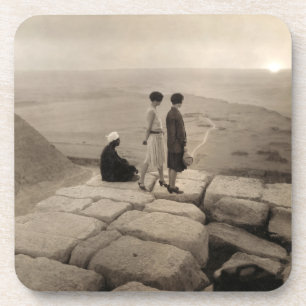 Posavasos Chicas de tambores salen de la pirámide Khufu, Egi