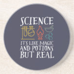 Posavasos Ciencia como magia y poción Geek Nerd Scientist<br><div class="desc">Ciencia. Es como la magia y la poción pero real. Diseño científico inspirador para aquellos que creen en la prueba científica, experimentos de laboratorio e investigación. Mercancías motivacionales de Guay para profesores de ciencias, científicos y estudiantes. Perfecto para geek, nerd, profesor de secundaria y estudiante que ama la biología, la...</div>
