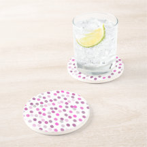 Clásicos puntos de polka rosa en blanco