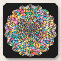 Colorida montaña de bebidas de arte Mandala