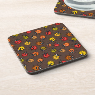 Posavasos Coloridos ladybugs sobre marrón