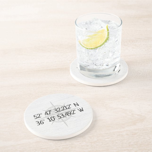 Posavasos Compass GPS Home Coordinates On Wood (Lado)