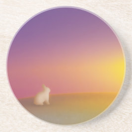 Posavasos Conejo conejo blanco lindo en la colina de Grassy 